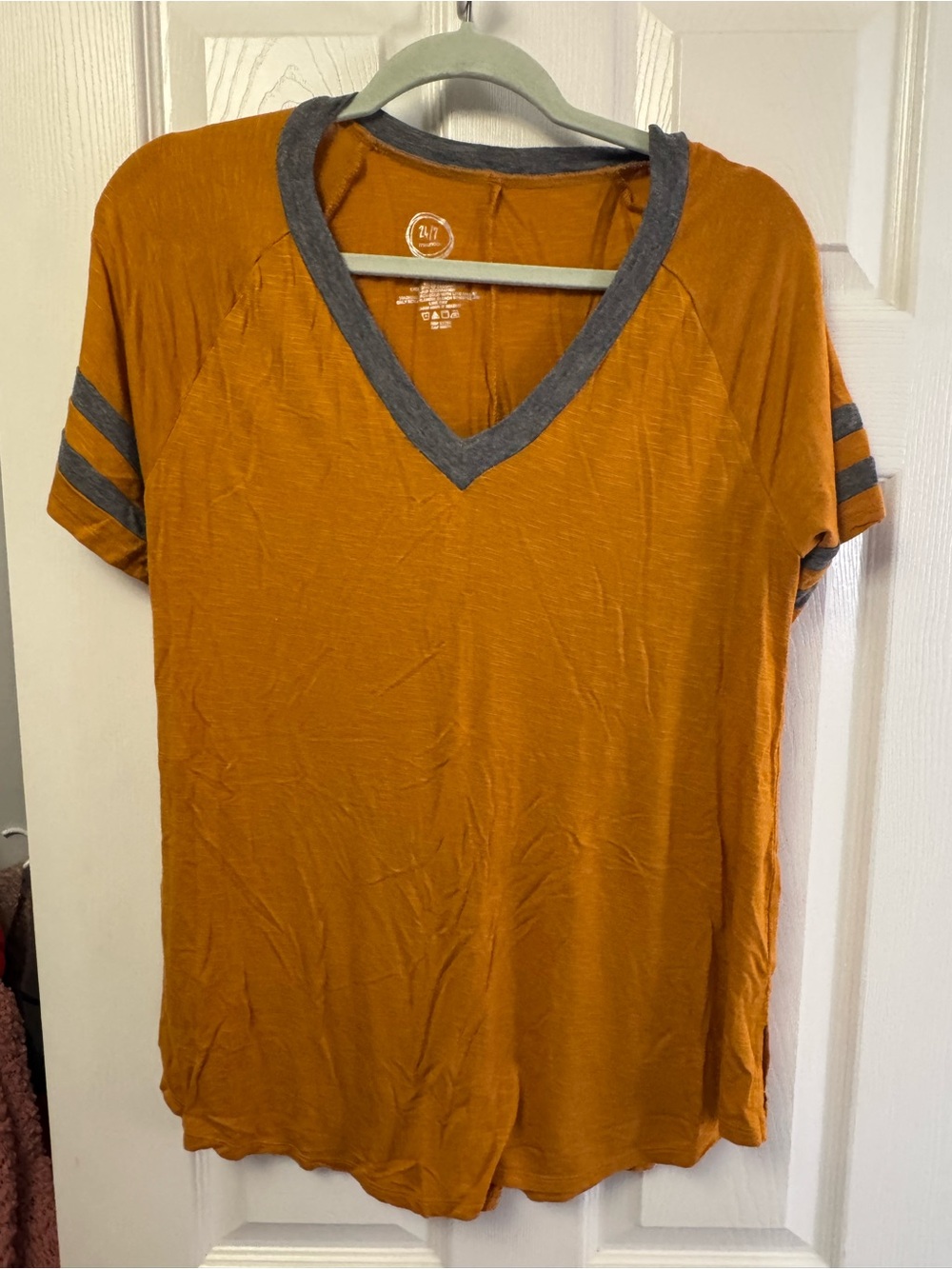 Maurices Women's V-Neck Short Sleeve Tee in Mustard with Gray Trim sz Large